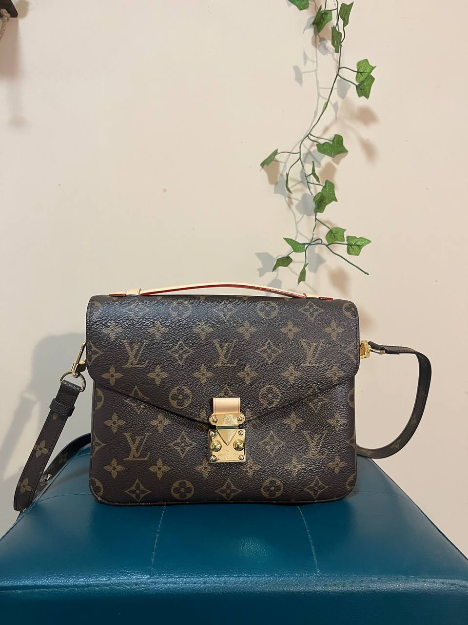 Louis Vuitton Pochette Métis / pre owned
