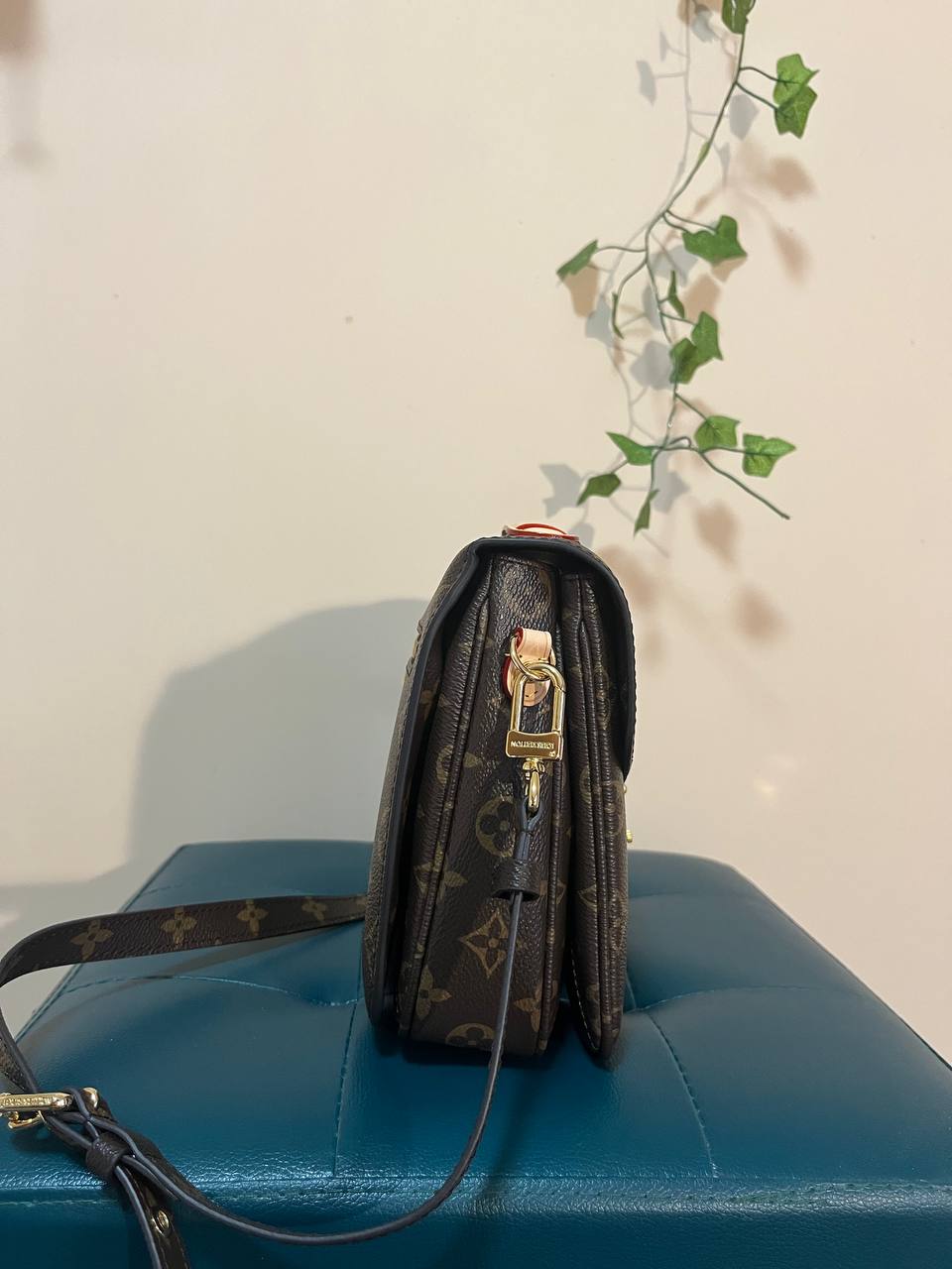 Louis Vuitton Pochette Métis / pre owned